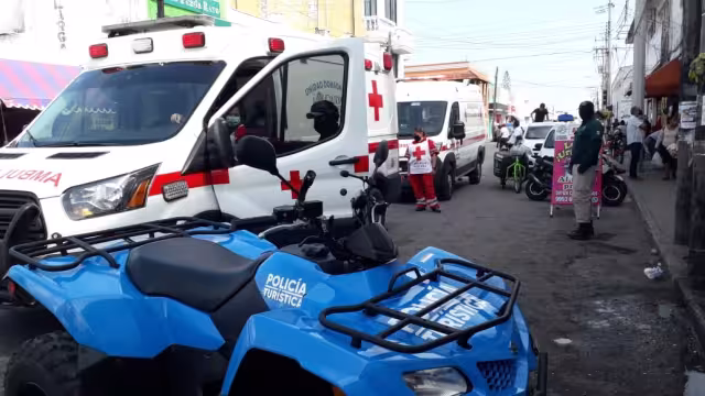 La joven quería dar a luz en plena vía pública, pero paramédicos la convencieron de ir a un hospital
