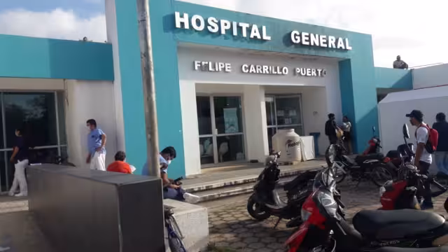 Desde temprano, las vacunas arribaron al hospital de esta ciudad