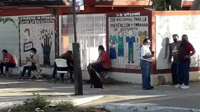 La escuela Secundaria General número 7 es uno de los 21 centros de aplicación de la vacuna contra el COVID-19