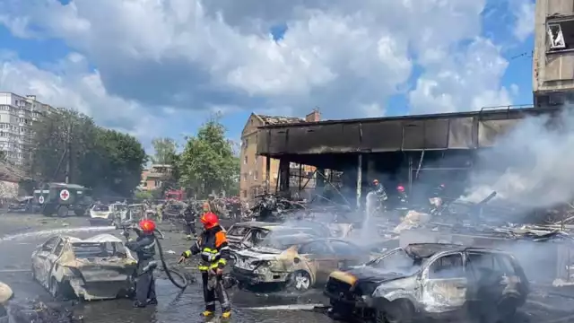 El ataque fue contra un edificio de oficinas y edificios residenciales cercanos en Vinnytsia, al suroeste de la capital, Kiev.
