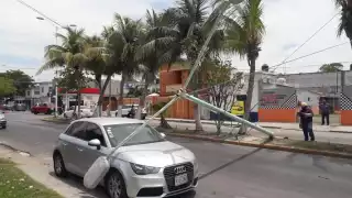 El automóvil sólo presentó algunas rayaduras