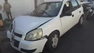 El coche quedó de esta manera luego de impactarse