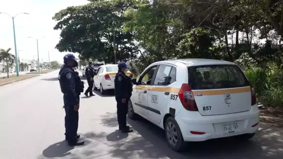 El filtro se instaló a la altura de un conocido cementerio en donde llegaron alrededor de seis agentes El filtro se instaló a la altura de un conocido cementerio en donde llegaron alrededor de seis agentes