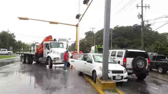 EL responsable del accidente fue asegurado por las autoridades policiales. Foto: José Pacheco EL responsable del accidente fue asegurado por las autoridades policiales. Foto: José Pacheco