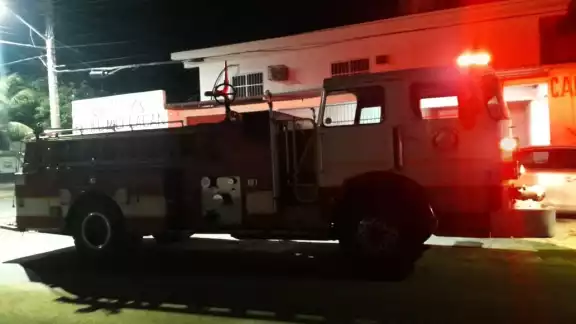 Fuga de gas provoca llegada de bomberos a un establecimiento de comida de Chetumal Fuga de gas provoca llegada de bomberos a un establecimiento de comida de Chetumal