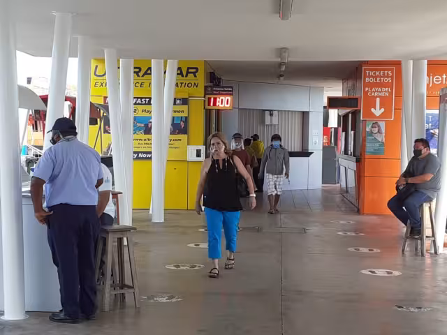 El primer cruce se registró con 50% de aforo