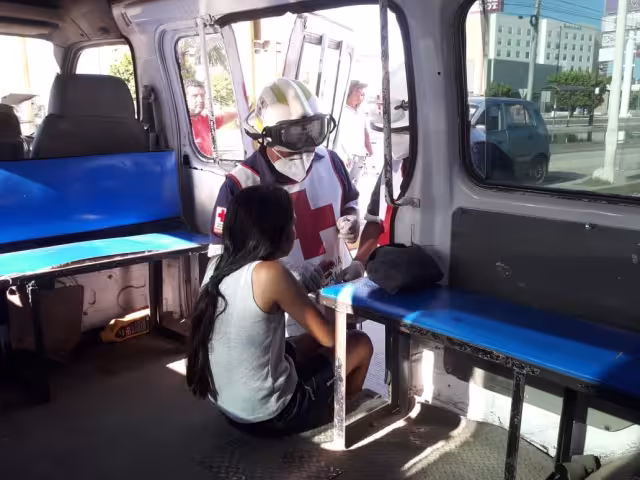 Varios del los pasajeros de la combi presentaron cuadros de crisis nerviosa Foto: José Pacheco