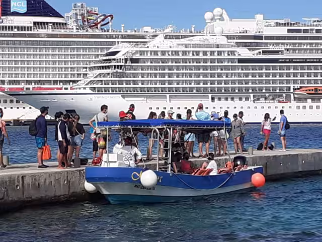 Los comerciantes acusan que la empresa Aviomar acapara a los turistas y no les permiten llegar a la zona centro de Cozumel