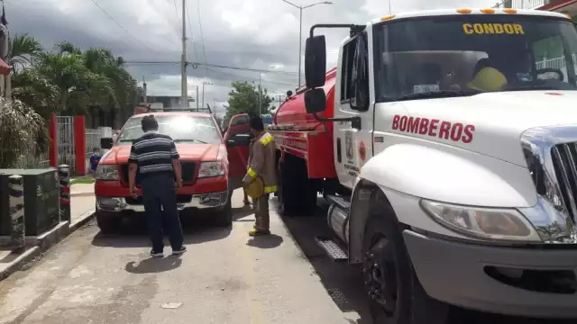 La pipa cisterna actual de los bomberos de Carrillo Puerto se encuentra en malas condiciones para operar en caso de incendios