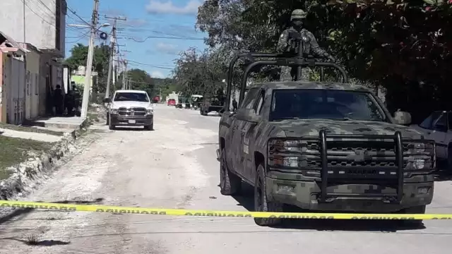 Los hombres huyeron a bordo de una camioneta