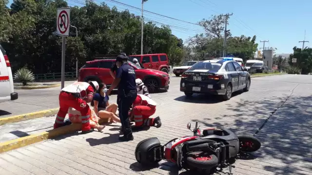 Las afectadas terminaron el asfalto en múltiples heridas