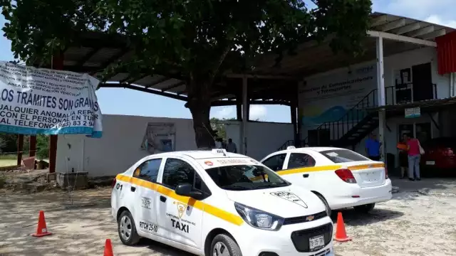 Los taxistas de Chetumal buscan evitar contagios en sus unidades