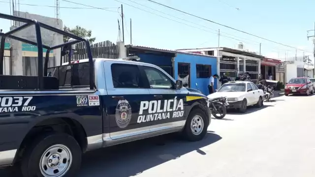 Robo con violencia a vehículo particular en la Sm 200 de Cancún