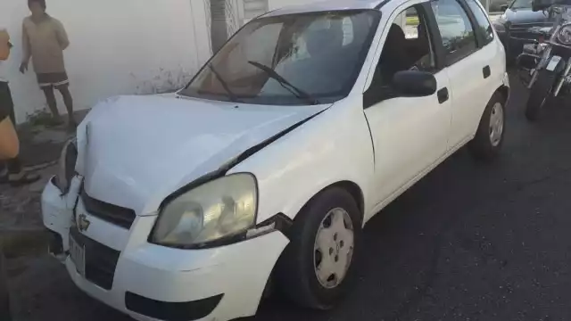 El coche quedó de esta manera luego de impactarse