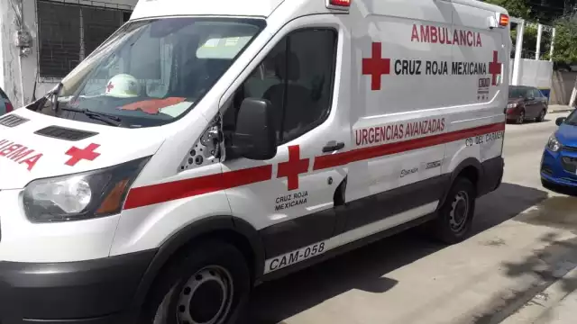 El reporte fue hecho por los vecinos de la zona quienes vieron que el hombre se convulsionaba Foto: José Pacheco