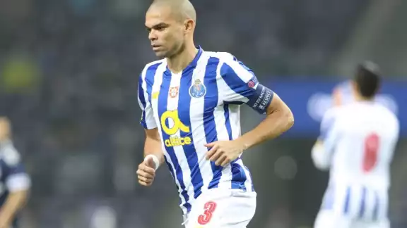 Porto y Juventus buscan un lugar en los cuartos de final de la Champions League