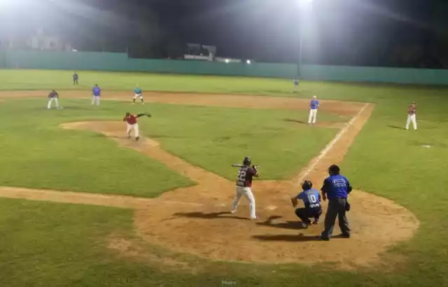 El primer encuentro de la final fue emocionante y reñido.