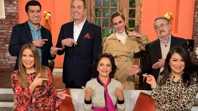 Pati Chapoy y su equipo de trabajo en el programa. Foto: Ventaneando