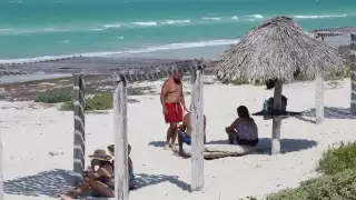 Cancunito es un área en la que se puede acceder fácilmente al mar, ubicada después del puente que se encuentra rumbo a Las Coloradas
