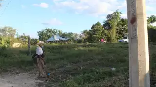 Los vecinos afirman que esta acción perjudica su libre tránsito y que estas “invasiones” son comunes en este sector de la villa