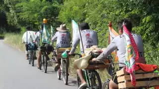 Feligreses acuden en bicicletas a venerar a la Virgen de Guadalupe