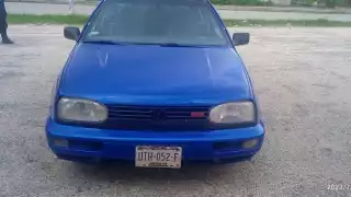 Policias aseguran automóvil con reporte de robo en Escárcega