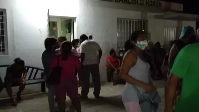 Pobladores tratan de impedir el robo de documentos