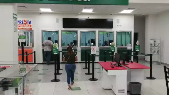 La mujer tenía más de 100 mil pesos en su cuenta bancaria