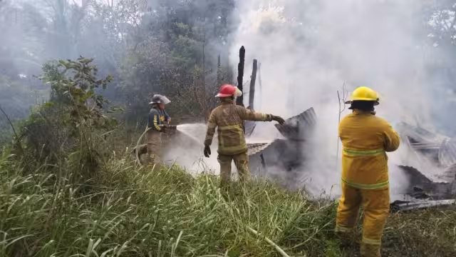 Dos viviendas se incendiaron en Escárcega, Campeche