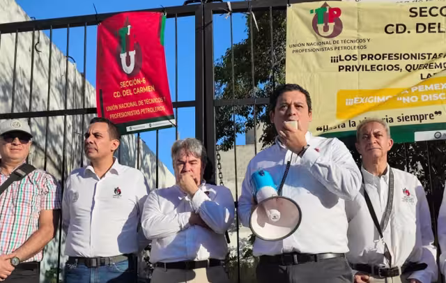 Trabajadores de confianza de Pemex alertan por reforma al artículo 127