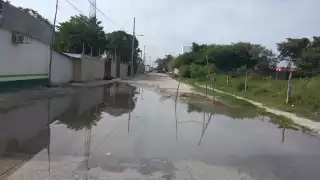 La fuga se ha reportado ante las autoridades que sólo dicen que pronto lo arreglarán, pero lleva así tres meses