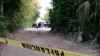 Las autoridades de Cancún acudieron a un terreno cercano al Aeropuerto Internacional de Cancún para reconocer los cuerpos