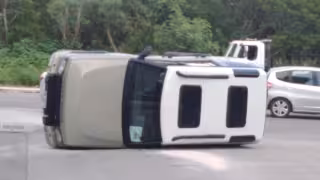 Se registra aparatoso accidente en colonia Montes de Amé en Mérida