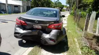 Choque entre automóviles deja una mujer lesionada en el poblado de Atasta. Foto: Ricardo Jiménez