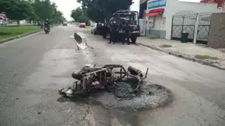 Por el comportamiento del motociclista podría tratarse de una moto robada. Foto: Fernando Poo