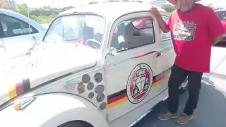 Desde hace varios días los 'vochos' ya se encuentran expuestos en la plaza