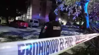 Al parecer iba a abordar un vehículo cuándo fue sorprendido por los sicarios