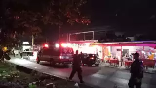 El hombre se retiraba de la taquería fue atacado a tiros