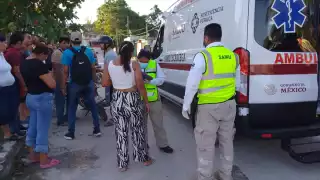 Accidente en motocicleta deja a mujer y dos menores lesionados en Escárcega