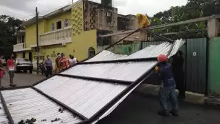 Tromba causa destrozos en Tekax, Yucatán