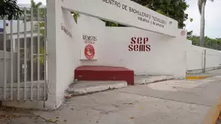 Todos los maestros deben de presentar su registro en línea antes de ser vacunados