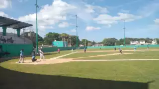 Celebran partido de beisbol infantil – juvenil en Sabancuy 