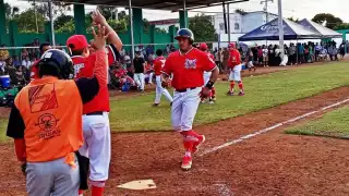 Los de Dzán guiados por el brazo de Dustin Heredia lograron solo permitir una carrera ante los Kisines