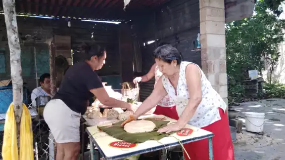 Las familias del municipio de Baca celebran el biix u ochovarios. Foto: Por Esto!