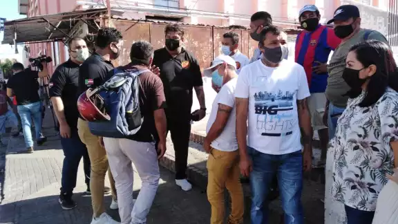 Los locatarios aseguran que el cobro hace una suma de dos millones 600 mil pesos al mes Los locatarios aseguran que el cobro hace una suma de dos millones 600 mil pesos al mes