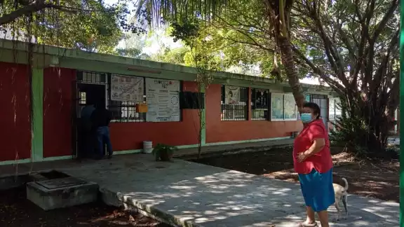 La escuela Secundaria General número 5 cuenta con un plantel de 80 maestros La escuela Secundaria General número 5 cuenta con un plantel de 80 maestros