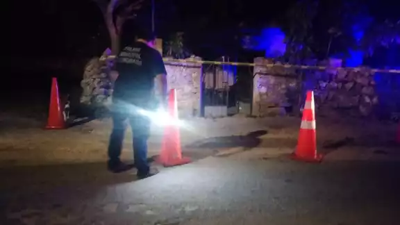 Tras los hechos, policías municipales encabezaron un operativo para dar con el atacante Tras los hechos, policías municipales encabezaron un operativo para dar con el atacante