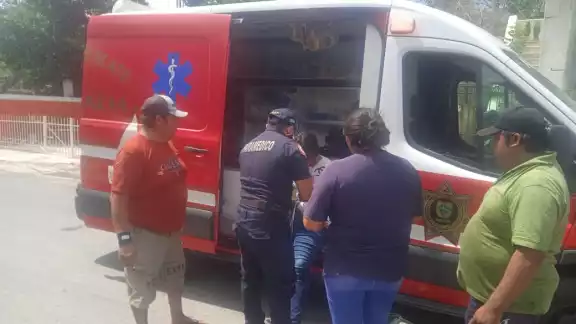 Paramédicos de la SSP atendieron a las dos mujeres de Dzilam González