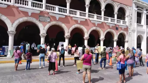 Exigieron que les permitan vender los domingos