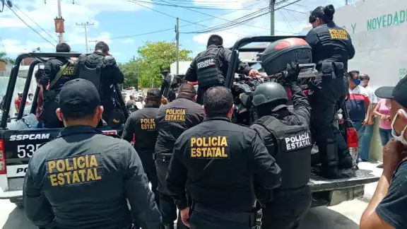 Un grupo de choque de la colonia Morelos junto con gente de la Peña se enfrentaron con piedras y palos Un grupo de choque de la colonia Morelos junto con gente de la Peña se enfrentaron con piedras y palos